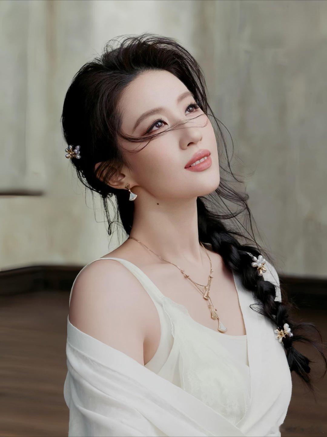 刘亦菲内衣广告，把“又仙又欲”玩明白了！！ 