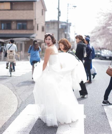 日本出现“嫁给自己”热潮？比不结婚更扎心的现实来了
最近看到一个让人哭笑不得的新
