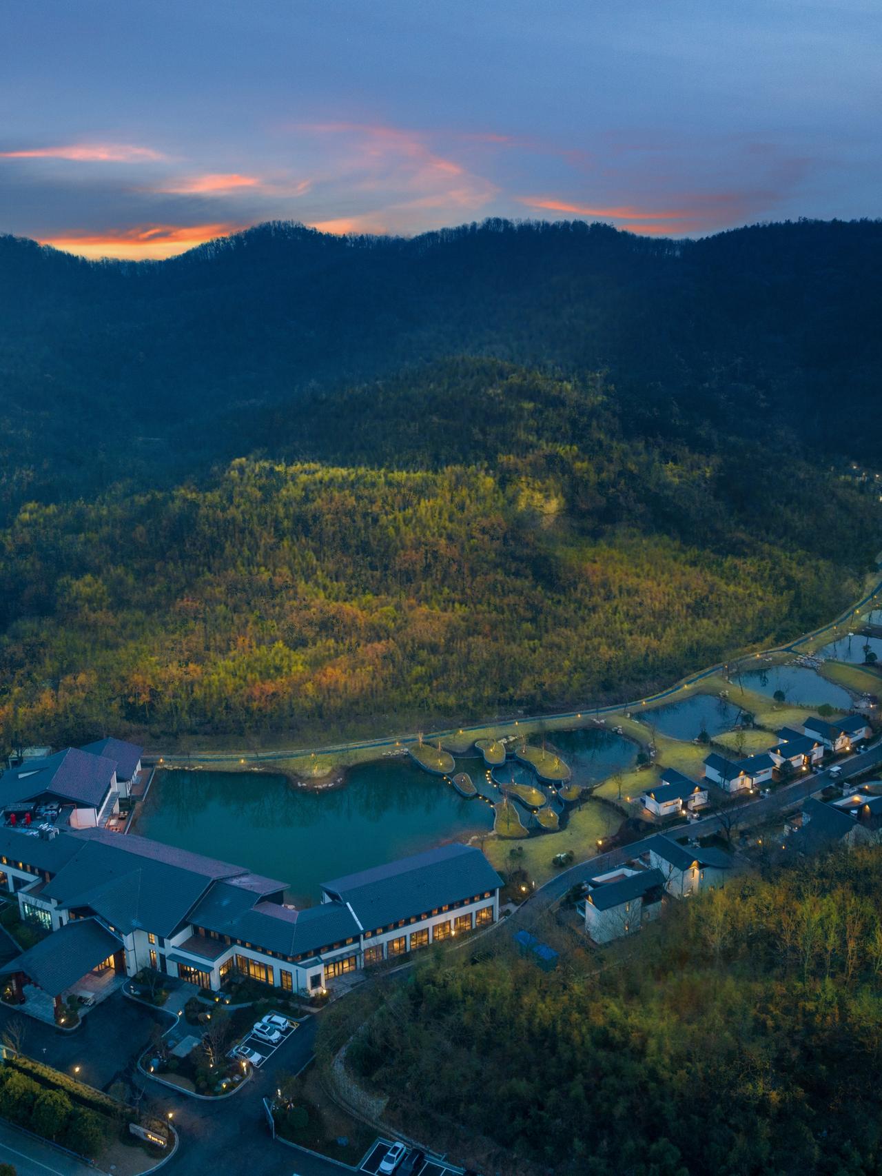 武汉周边山谷寻春🌿399亲子三人秘境度假
武汉周边
遇见一个隐世山谷
趁着好春