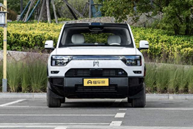 鸿蒙座舱、MRC磁流变减震，实拍体验猛士X700 2026款