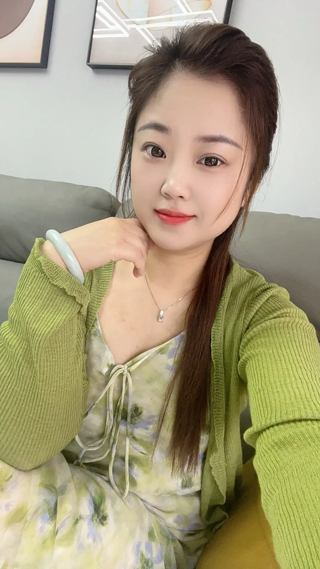 我从来不为人性感到意外，我只低头调整自己