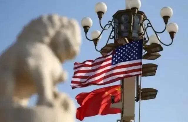 这大半年以来的中美关系大致是这样的：一方面美国仍旧在不遗余力的抹黑打压中国，另一