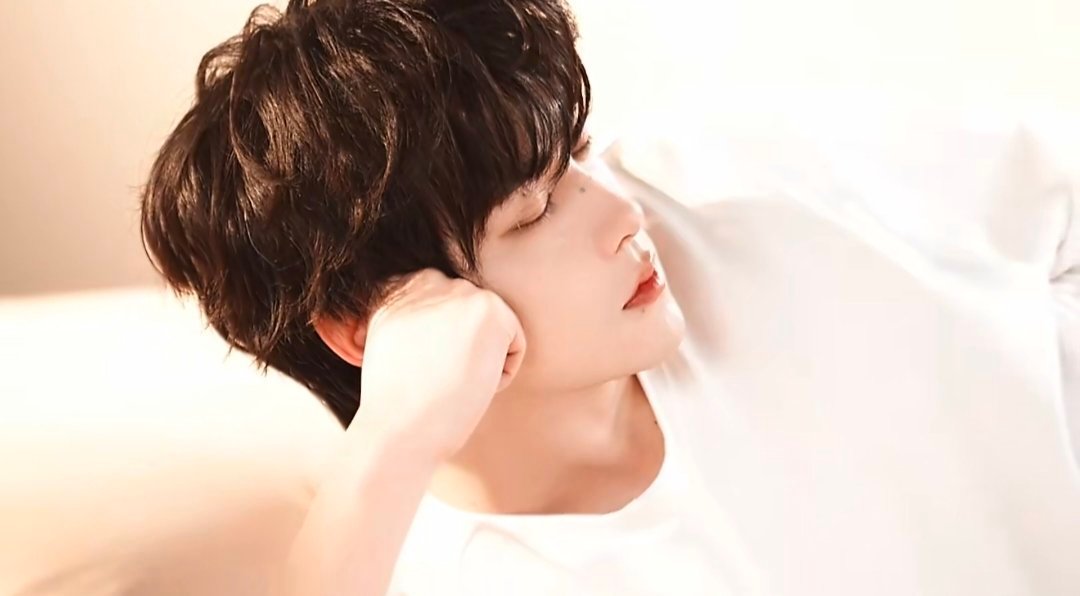 田栩宁 txn向全世界安利田栩宁 镜头里的你，不止是故事的主角，也是灵感的缪斯。