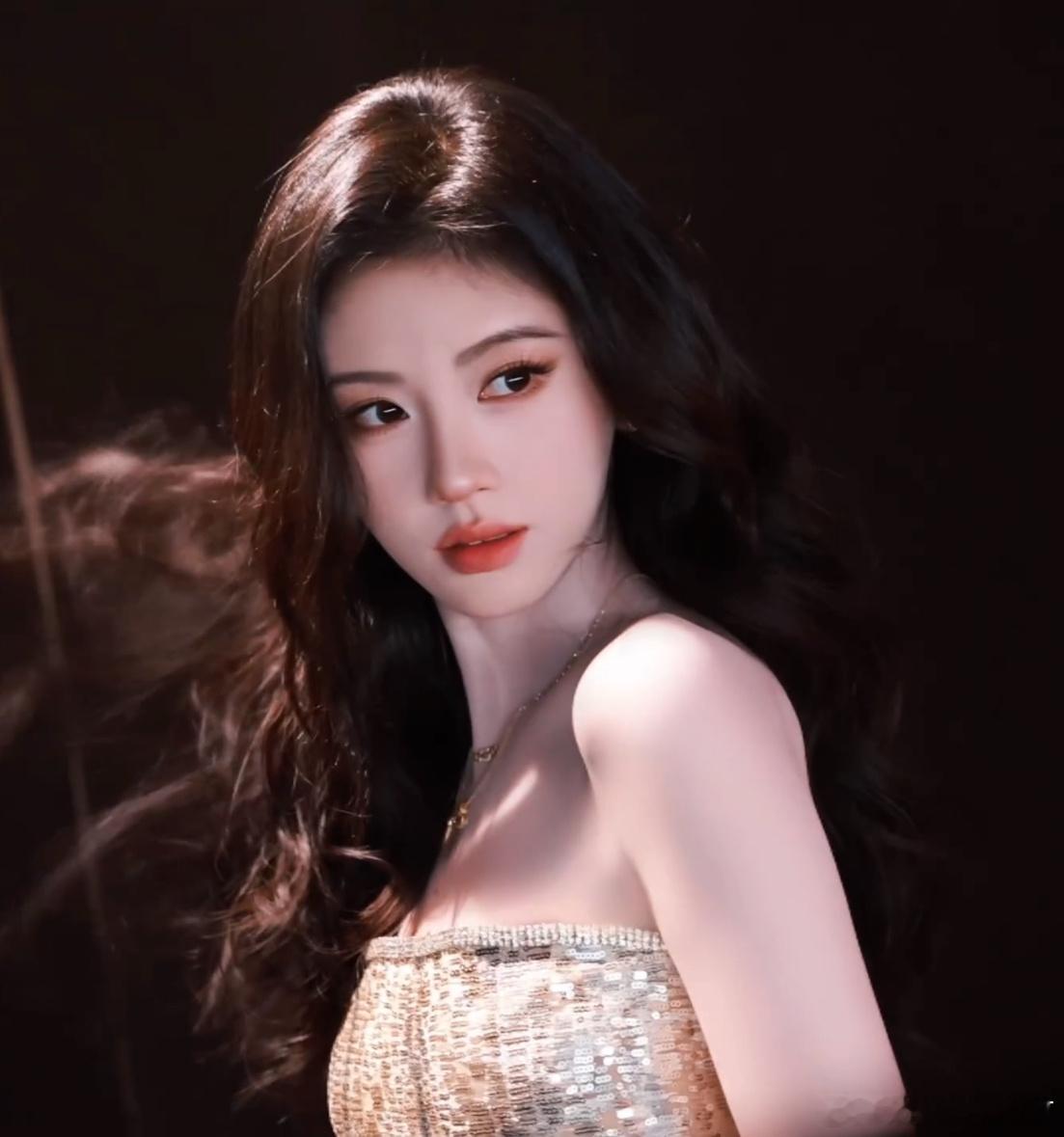 鞠婧祎 jjy 鞠婧祎苏绿夏 “见面是人间准备许久的一场春天”𝑴𝒆𝒆𝒕?