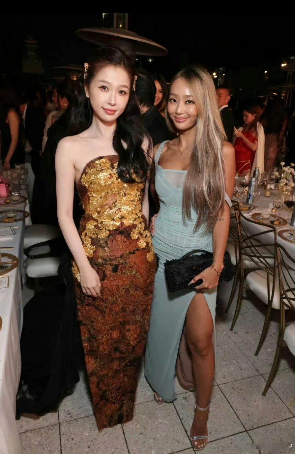 虞书欣谷爱凌同框欣欣的脸好大上镜好看吗 