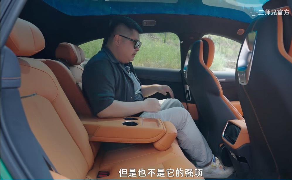 小米YU7的评测视频，又有人抢跑了，你们看了吗？看了一下这次保密协议要300万感