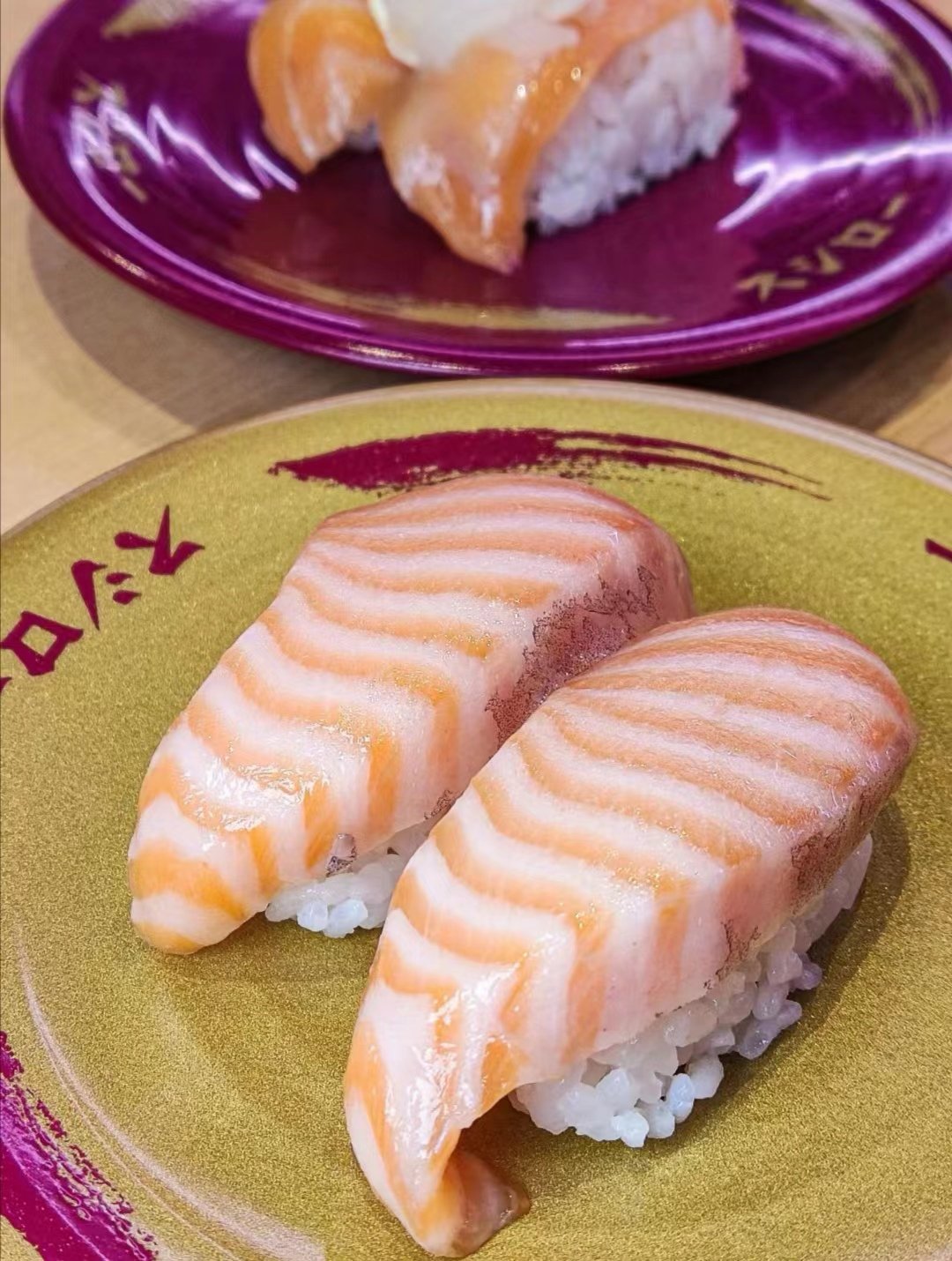 #这不是三文鱼这是三文猪吧#这块应该会很好吃[色]#趣过夏天# ​​​