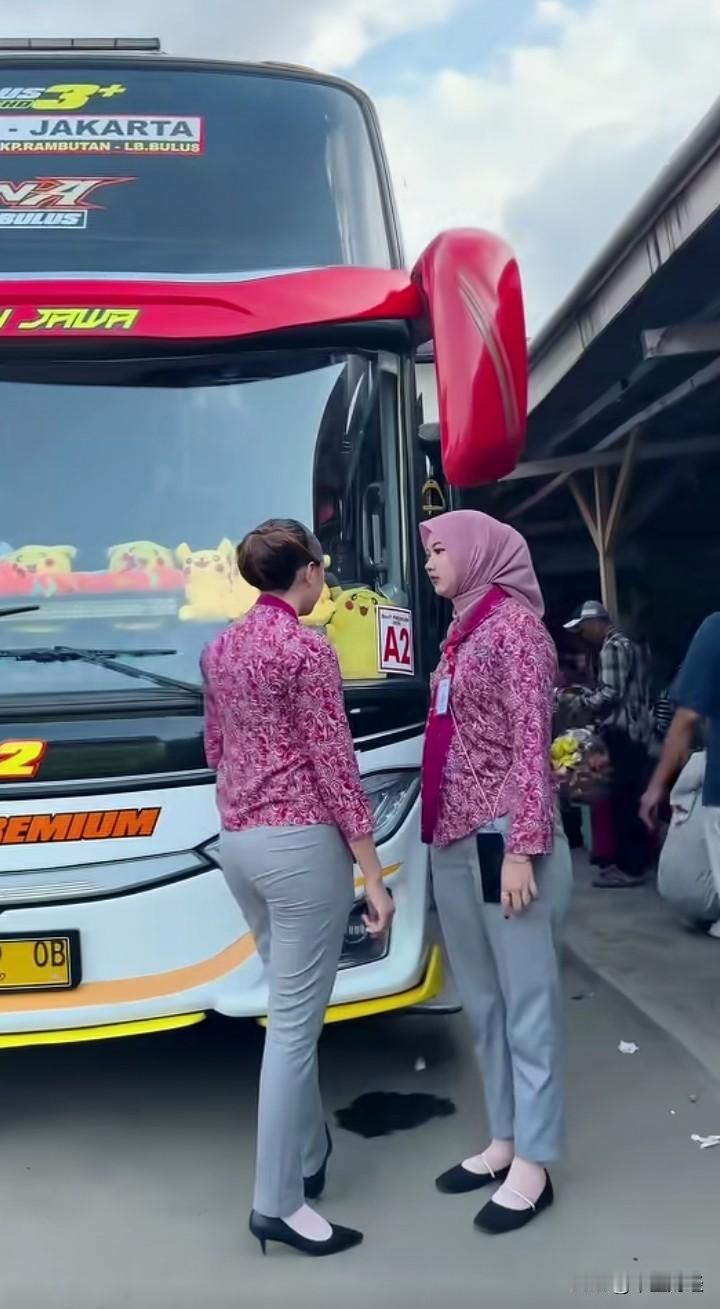 在中国社会的交通领域，怕是很难再见到身着工装卖票的售票员了！如今，售票系统已实现