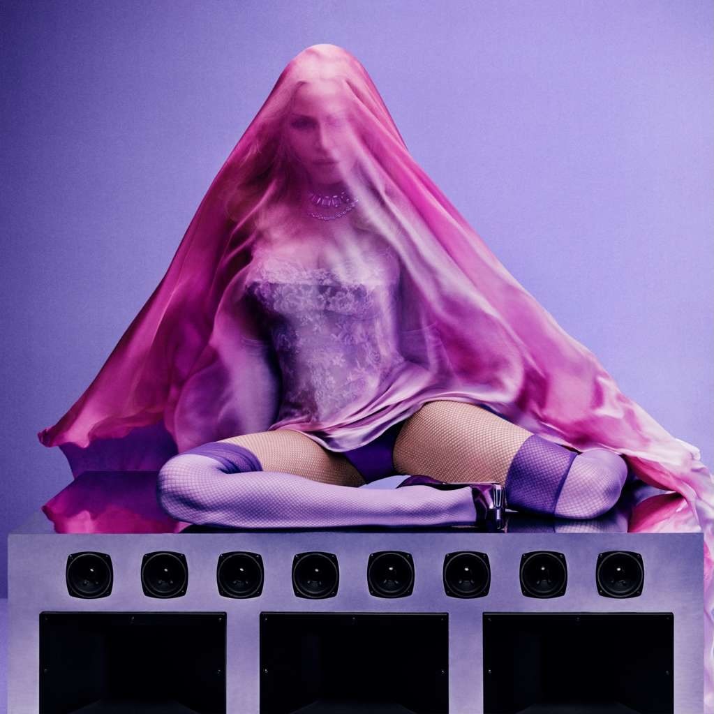 Arca IG 宣传 Madonna Confessions II 新专发行：亲