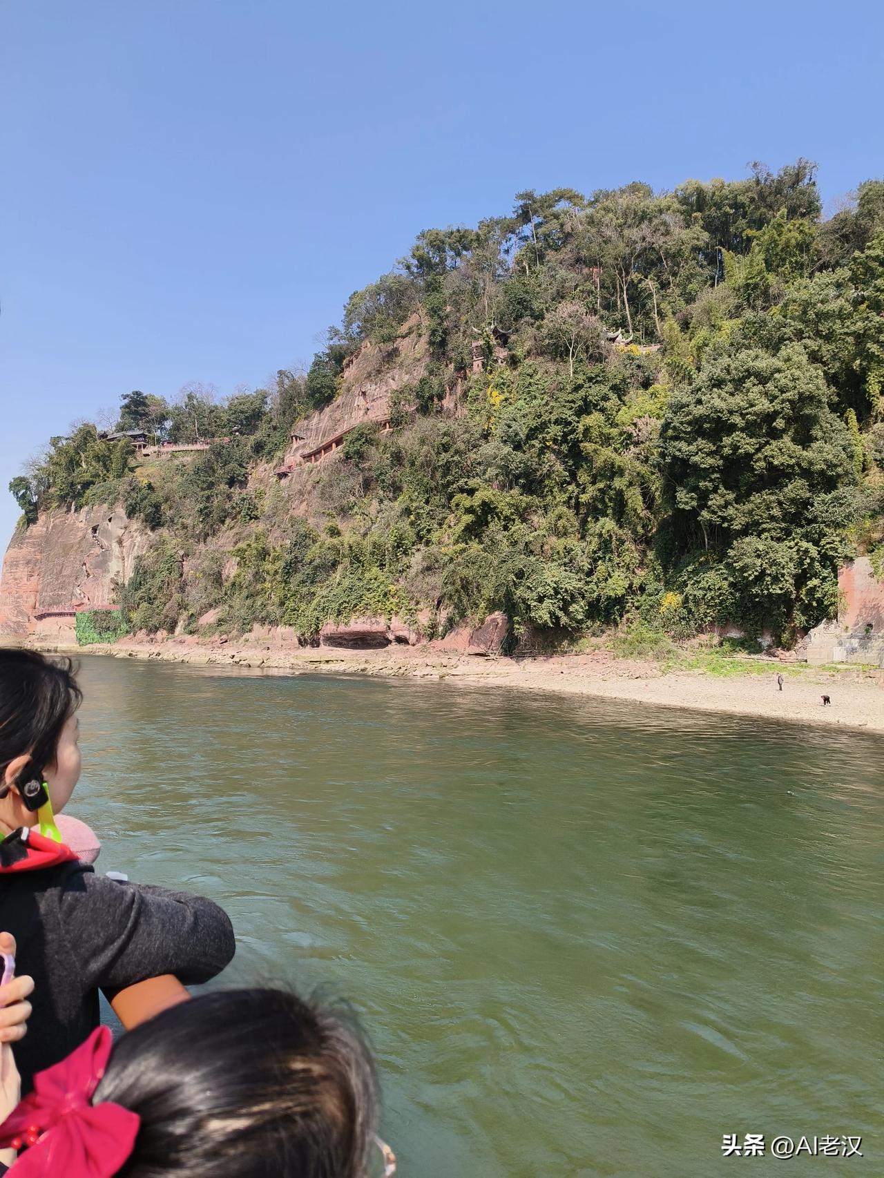 你能对出“雪下三更凝夜色”下联吗梅开一树染春香。