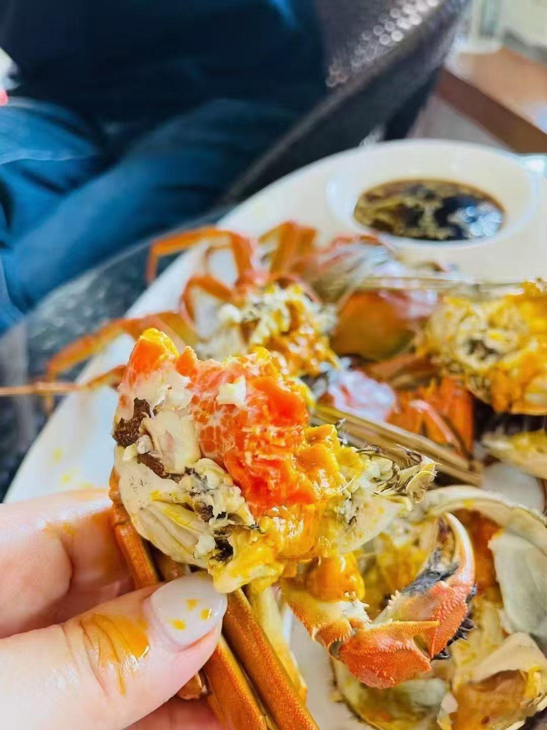 当天捕捞，当天发货。正宗阳澄湖大闸蟹，品质保证，发货地：昆山巴城镇，零售价⬇️阳