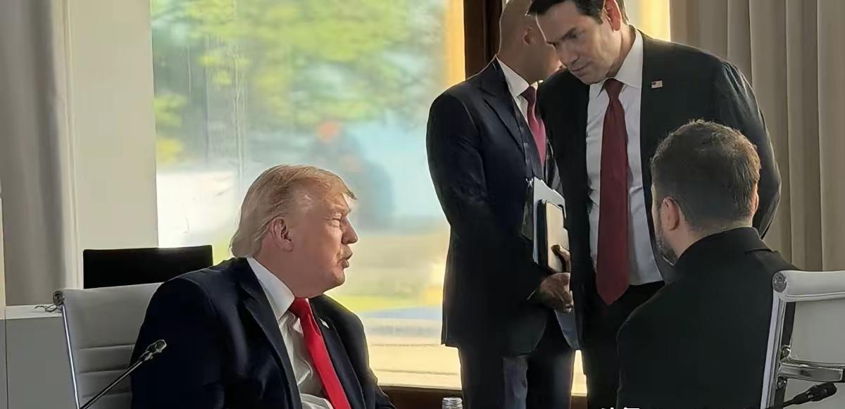 G7这场戏，越看越像一桌人凑钱打麻将，结果发现庄家换人了，规矩全得重写。

法国