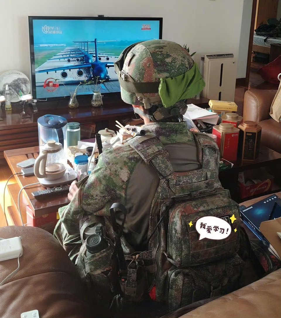 沉浸式观阅兵！[二哈]阅兵后劲真的太大了 ​​​