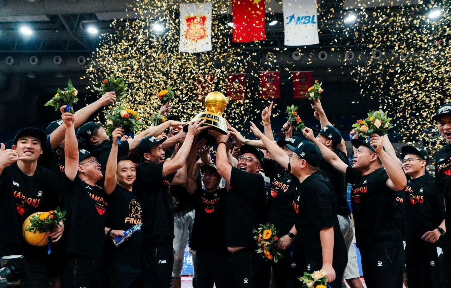 香港金牛队出征仪式上，俱乐部总经理明确表示会积极争取CBA席位，努力让香港也拥有