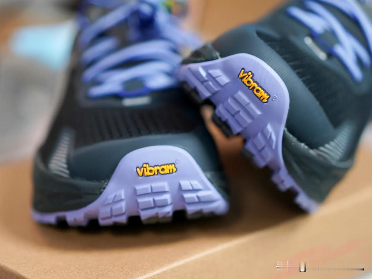vibram常见外底材料的定位和性能差异。只讲材料，纹路或凸耳就不展开了（对抓地