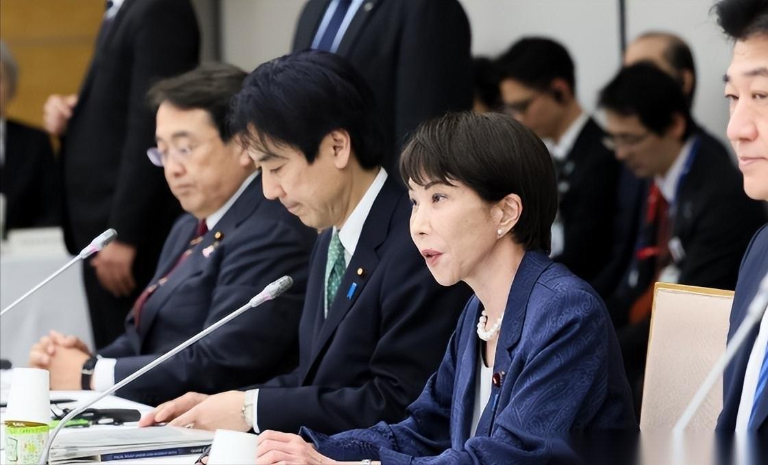 近日，日本首相高市早苗透露，计划在5月上旬对外进行一次小型的外交行程，包括越南、