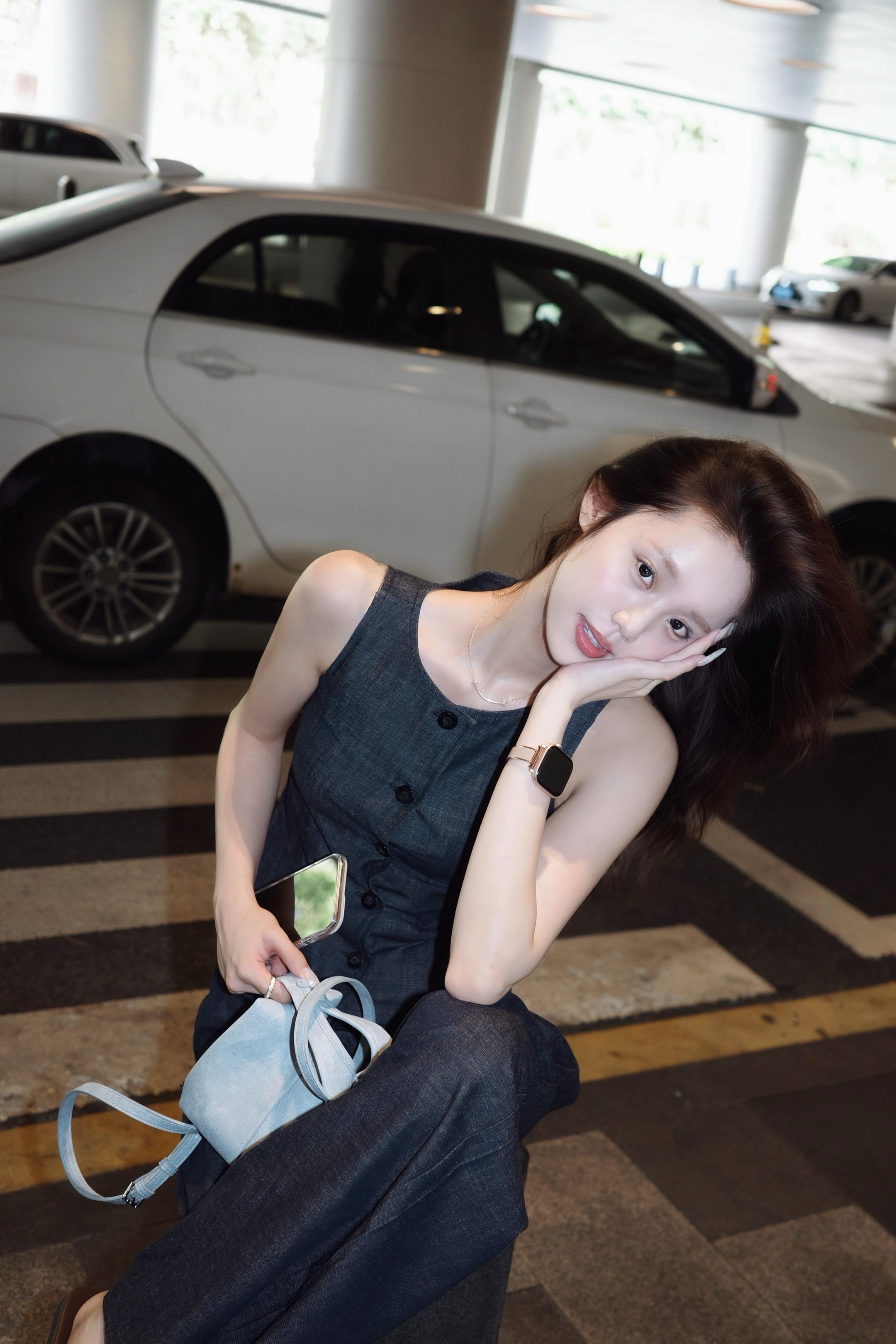 女孩 金比情坚