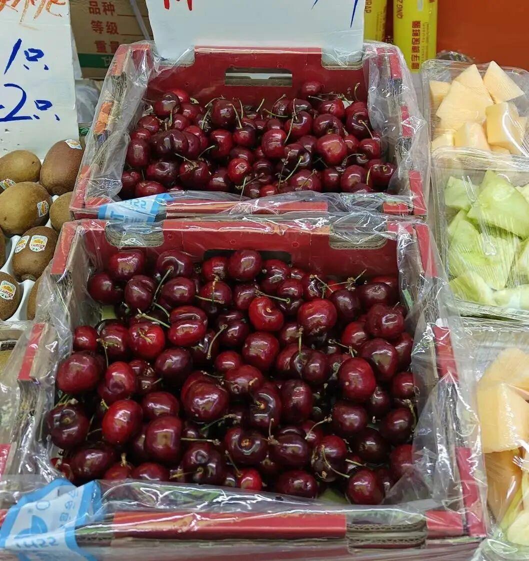 车厘子自由虽香，可别给娃炫太狠！
 
小伙伴们！每年一到这时候，水果界的顶流王者