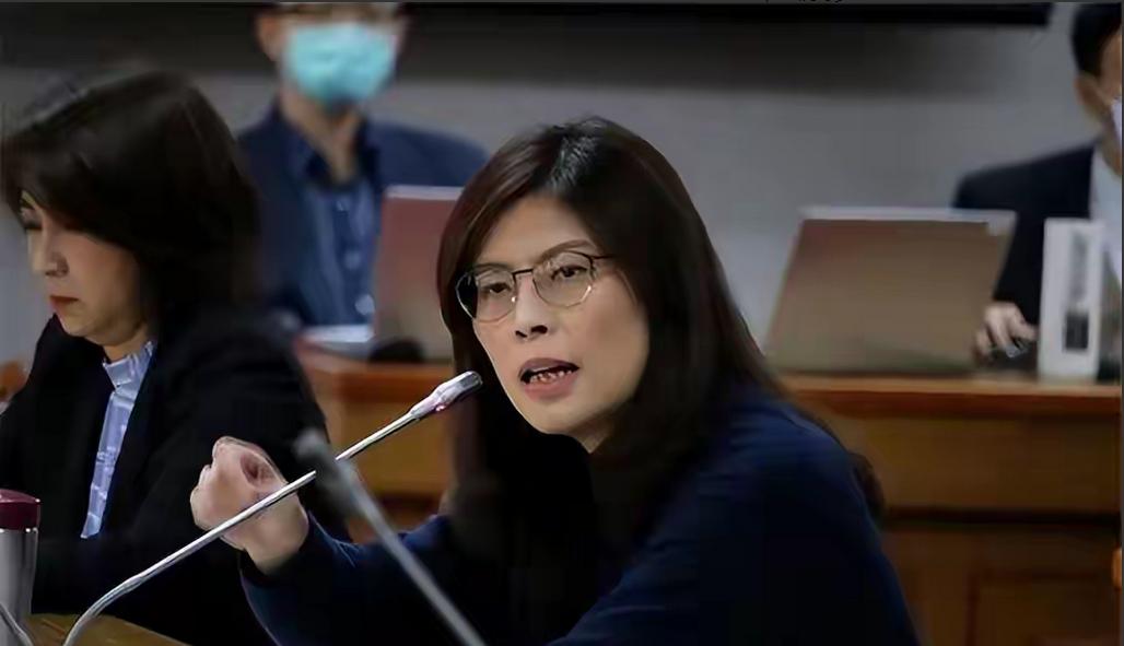 台湾全岛无差别向美国妥协的态势，在2026年新春过后愈发清晰。综合台媒消息，国民