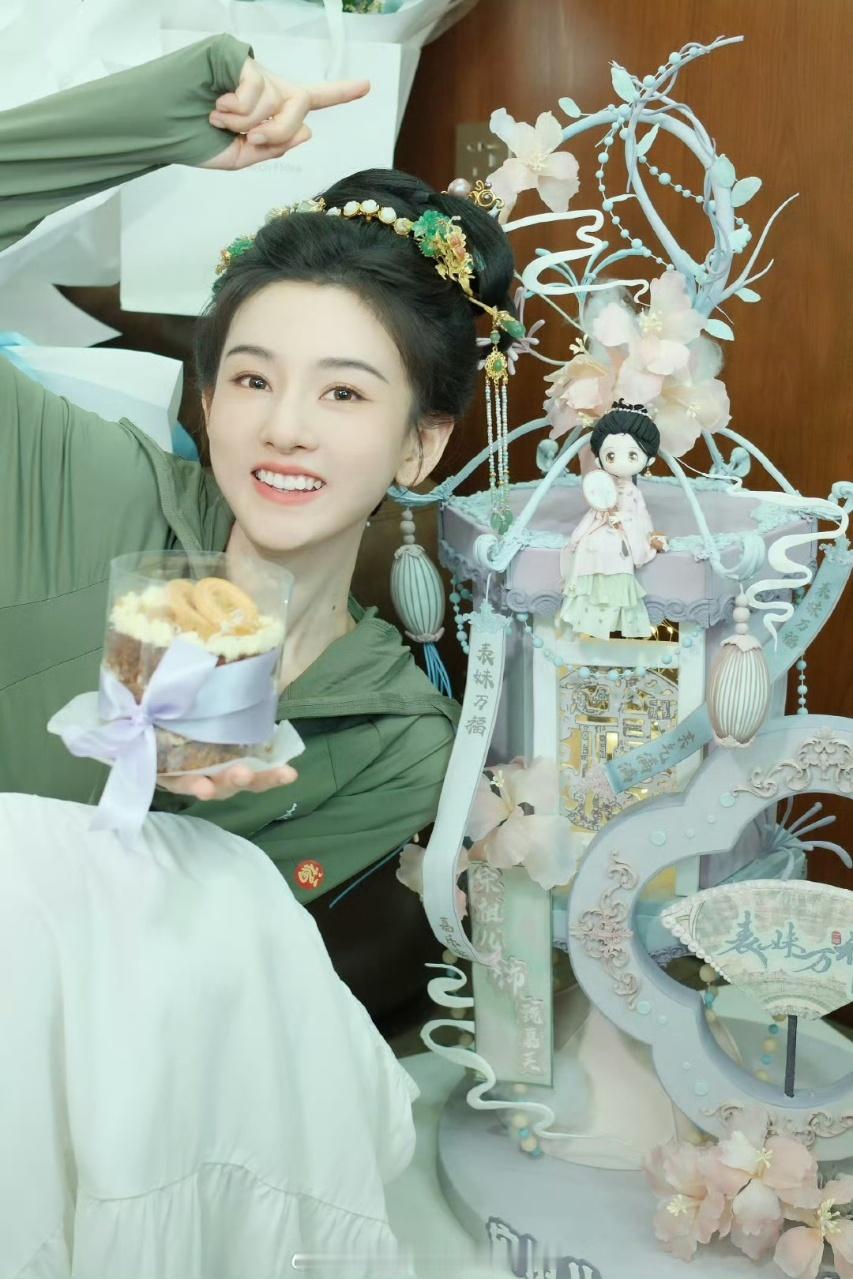 娱乐[超话] ​宋祖儿甄嘉芙表妹万福首套妆造 宋祖儿《表妹万福》首套妆造来啦，活