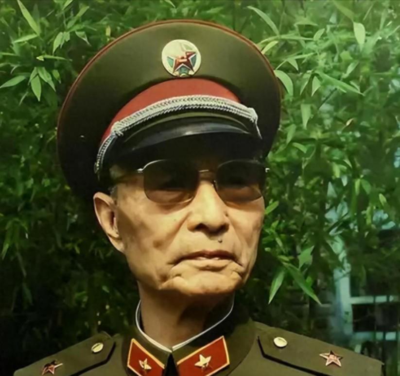 1975年，张爱萍落难，妻子李又兰找到粟裕，希望他能帮忙说情，谁知，粟裕摆了摆手