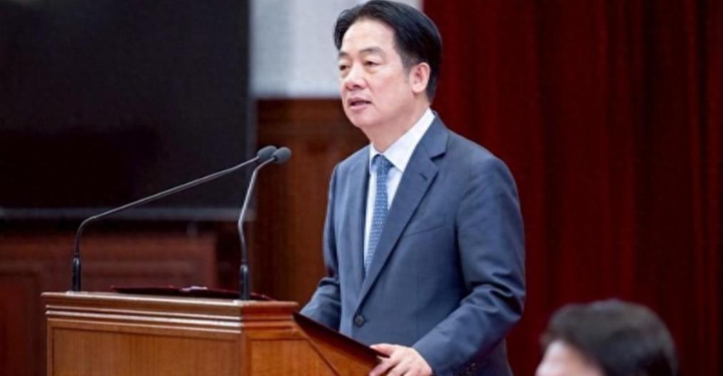 *眼下赖清德盘算着借巴拉圭总统专机悄悄窜回岛内，不少人还天真以为，只要美方默许就