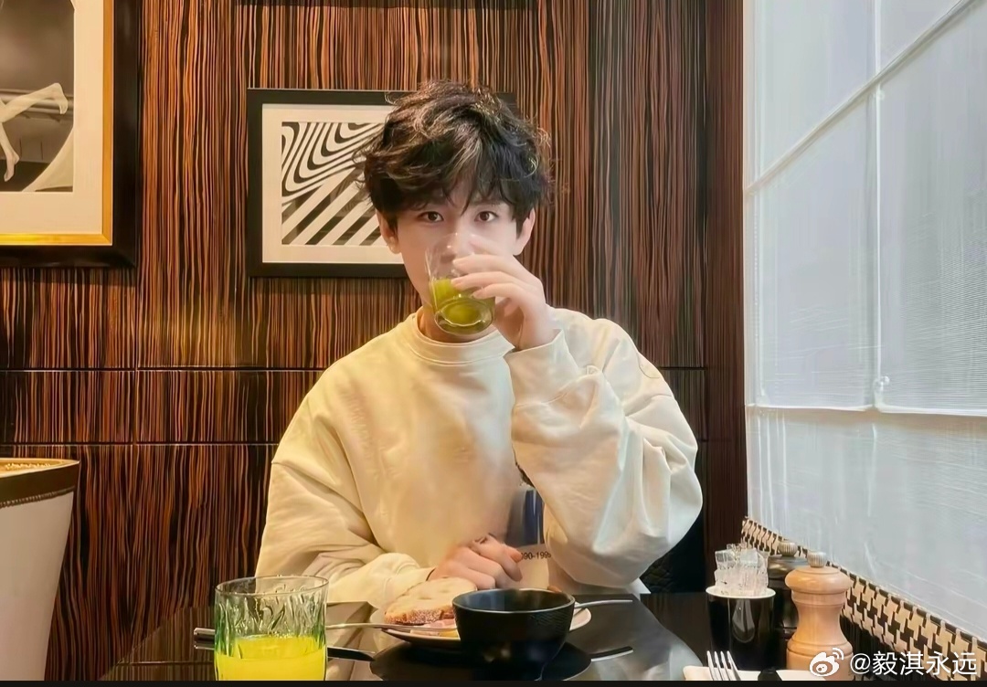 剧集狩谎成毅狩谎cy成毅林彦廷ᴛʜᴇ ᴡᴏʀʟᴅ ɪꜱ ᴀ ʟɪᴛᴛʟᴇ ʙɪᴛ