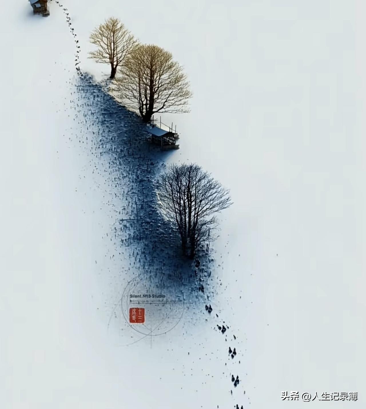 十多年前，孩子刚在北京买房，我跟老公来北京。
他们买的是高层，老公说：走到窗户边