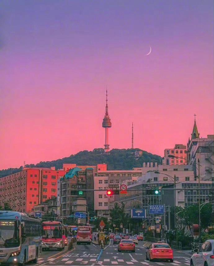 越来越觉得最累的不是工作而是工作中遇见的人和各路牛鬼蛇神打交道同时还要保持友善 