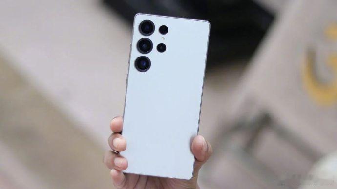 这是三星Galaxy S26Ultra前瞻图，据说会用高通骁龙8Elite2芯片
