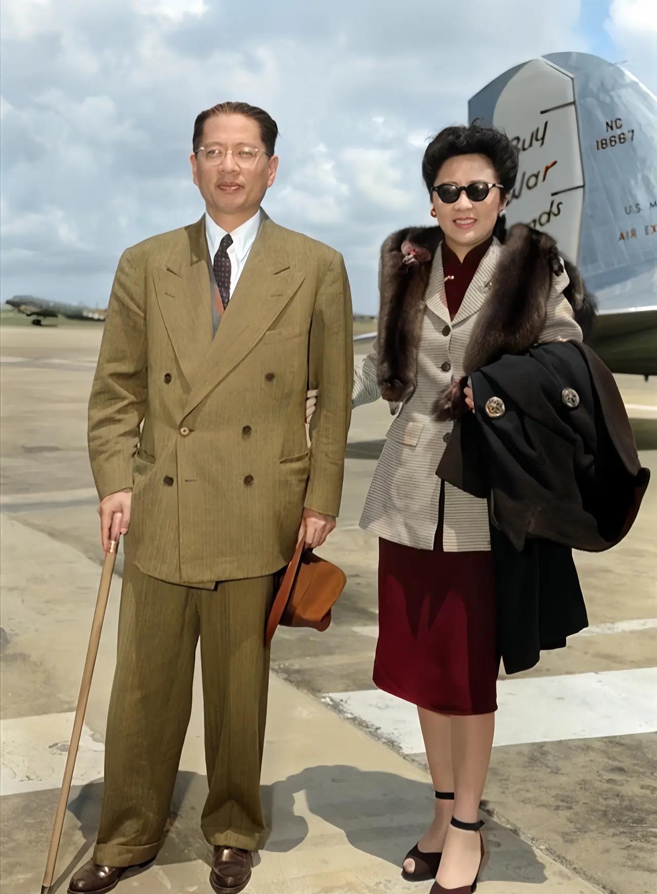 [震惊][震惊][震惊]
这才是历史上真实的宋子文夫妇，绝非影视剧演员扮演，是原