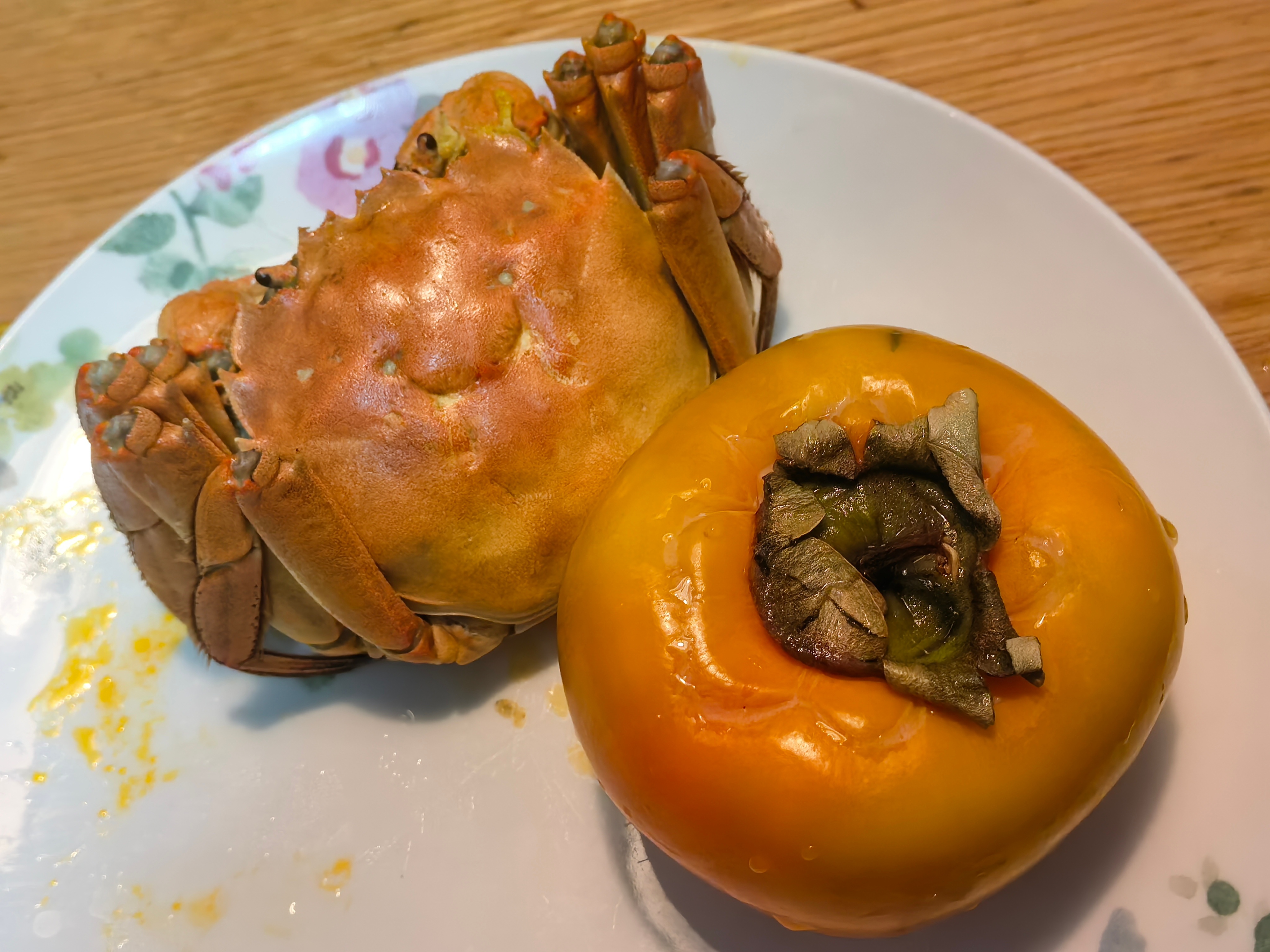 #柿子真的不能和红薯螃蟹一起吃吗##营养素养up# 妞妈买了几个螃蟹🦀，家里刚