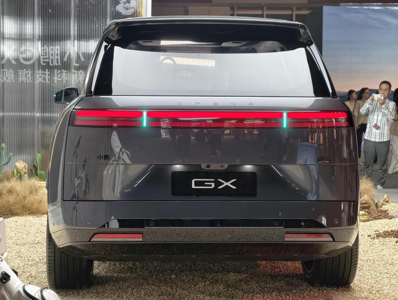 小鹏这次是真把家底都掏出来了。GX作为SEPA 3.0首款车型，最让我感兴趣的是