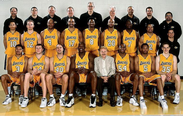 【曝湖人即将特赦慈世平 紫金军迅速进入后魔兽时代】北京时间7月9日，洛杉矶当地报