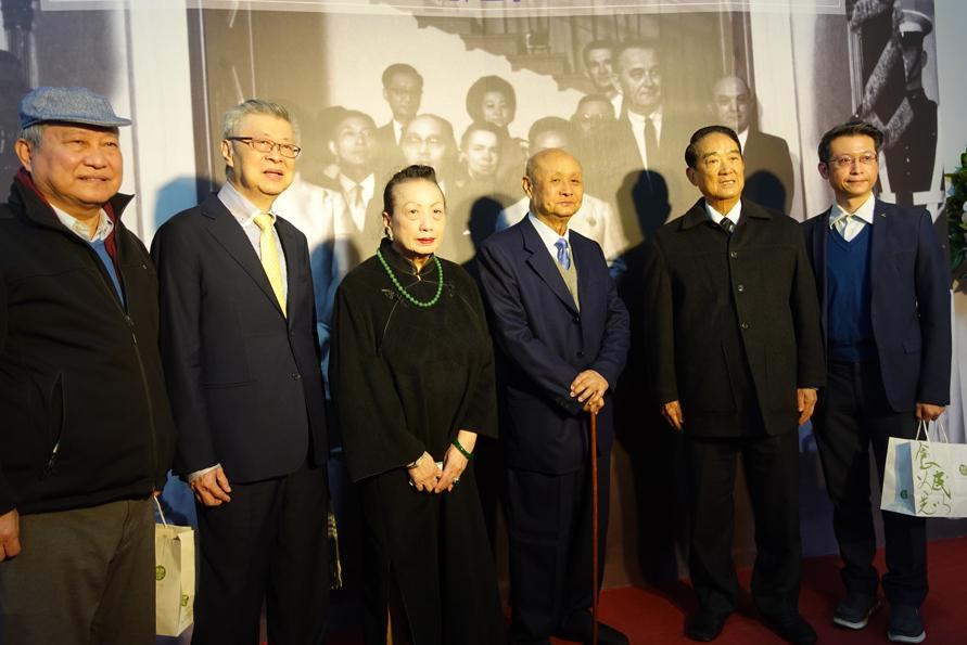 宋楚瑜今天认为，两岸认知至少差距120年，他提出两岸问题解方：无论谁当选，两岸的