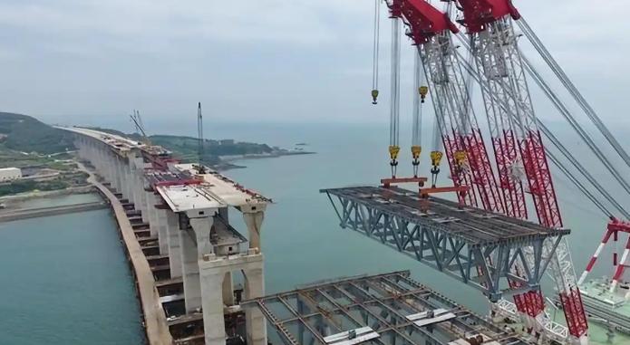 越南这下尴尬了。

原本他们以为自己砸下 40 亿美元建跨海大桥，只是为了解决港