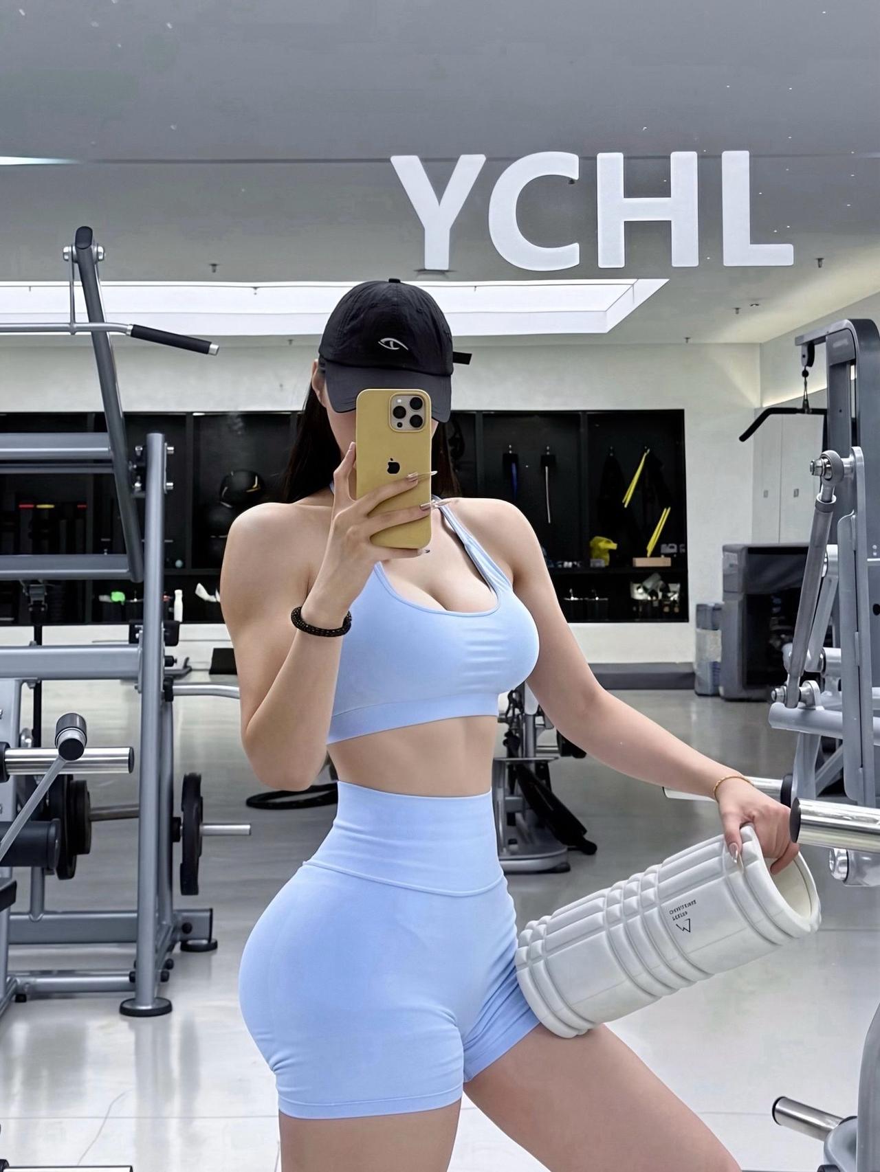 壁纸分享 第24期[爆竹]

  点赞&关注我➕[加一]，

每日持续更新中[碰