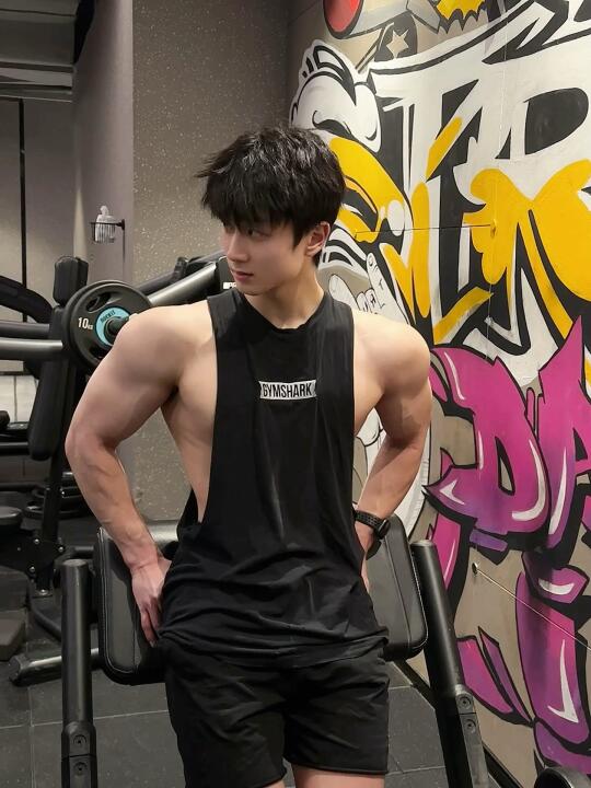 好大的J 😮