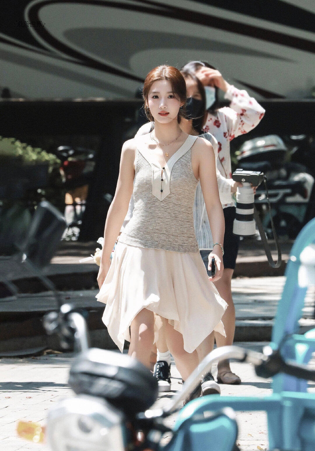 卢昱晓入室抢劫般追爱卢昱晓折月亮直球追爱噜噜晓的折月亮造型路透美我一跳又一跳～预