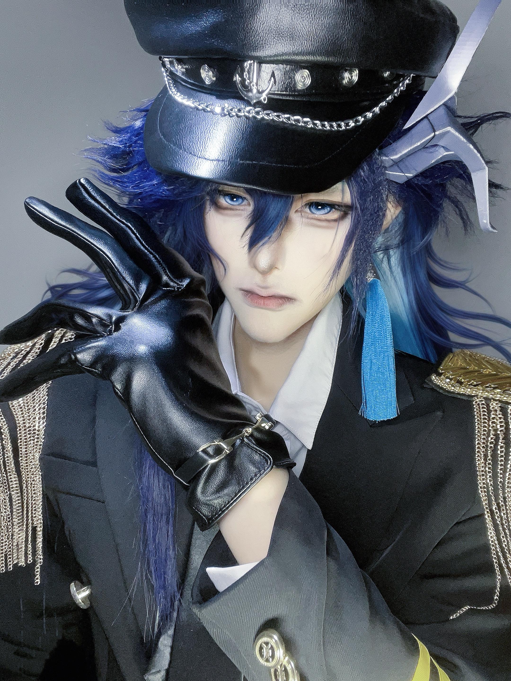 夺命夫妇。    很难想象这两张图居然是同一个人 仿的女神的私设…. 出处