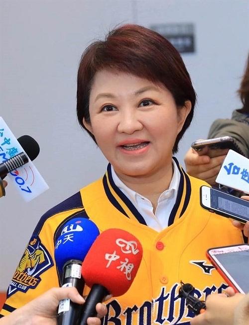 卢秀燕抢跑参选，是自信还是心虚？

台中市长卢秀燕这波操作，有点“抢跑”内味儿了