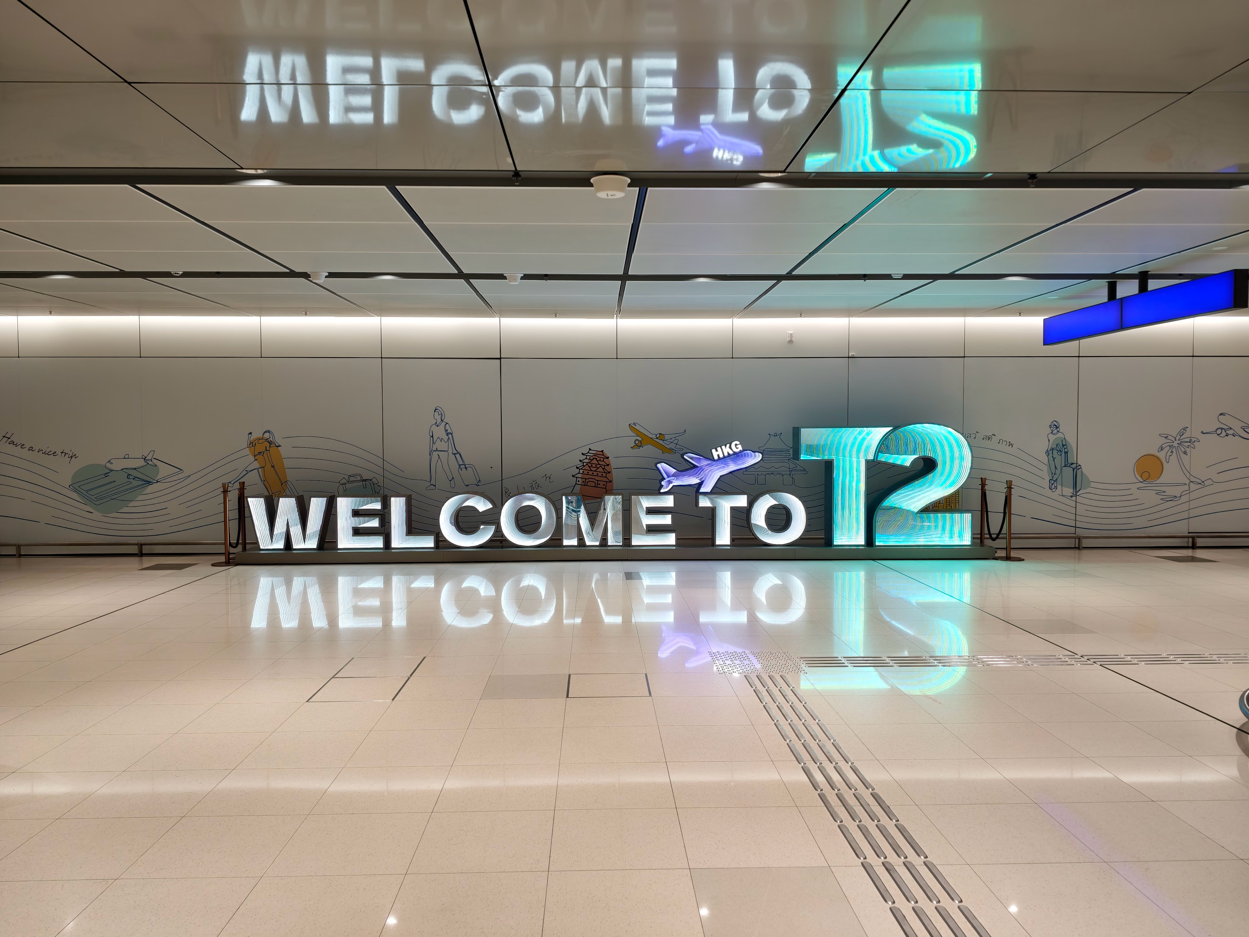 赶早班机第一次来到香港机场T2才刚开放了几个月，搞的挺高级的[震惊]只不过登机还