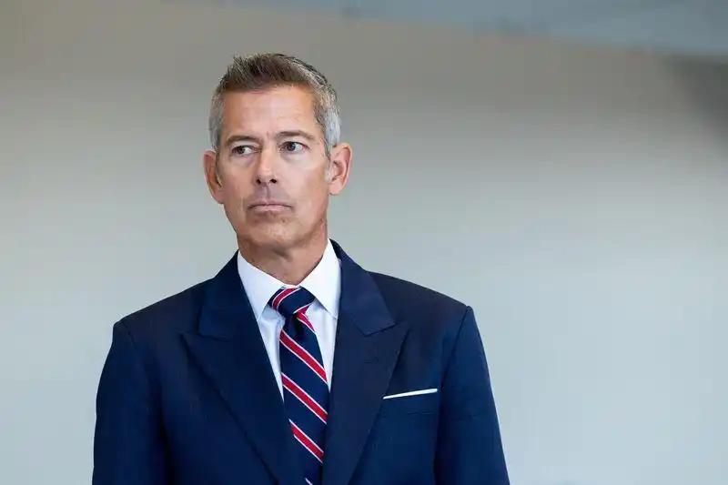 谁能想到，号称全球发达国家的美国，空管系统能烂到这种地步，老得快报废，故障天天有