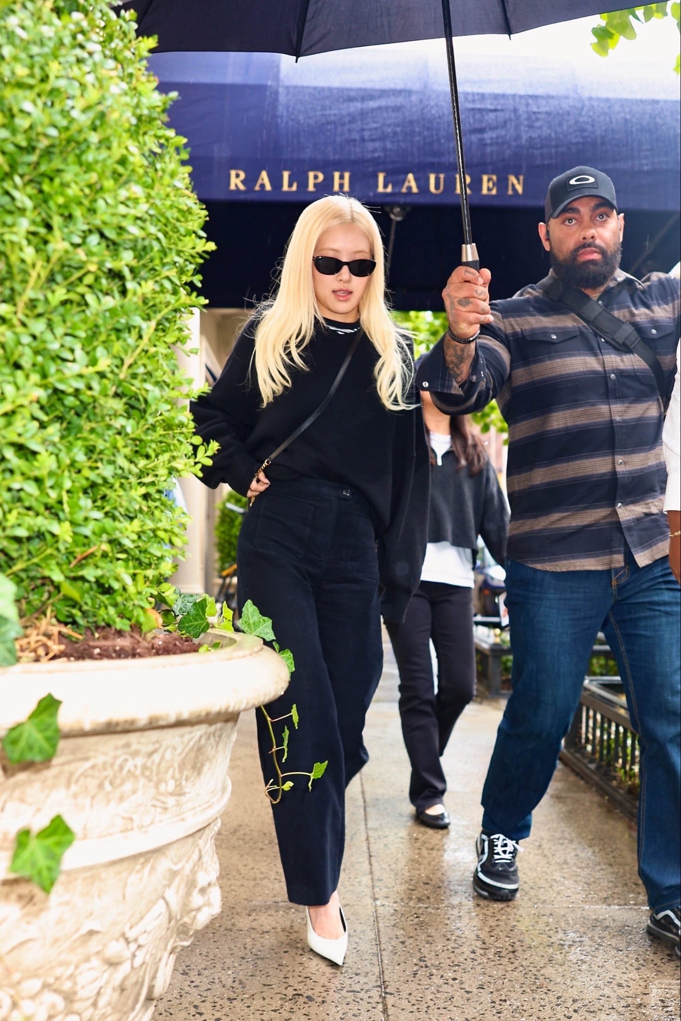 260418 Rosé纽约路透📸耶啵~😚😚😚 