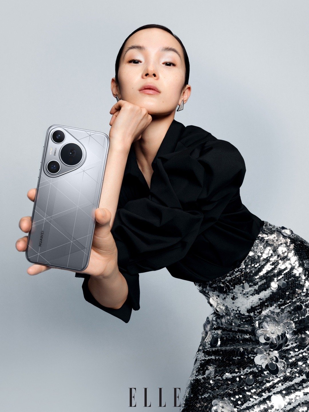 #321看镜头# 超模搭配华为Pura70 Pro+，很绝很配，太飒了，白色和银