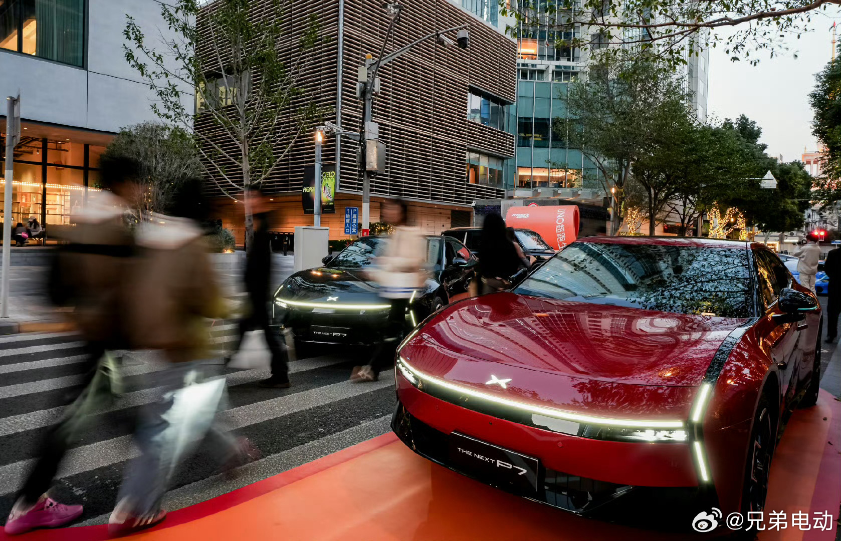 P7的红也是红彤彤 