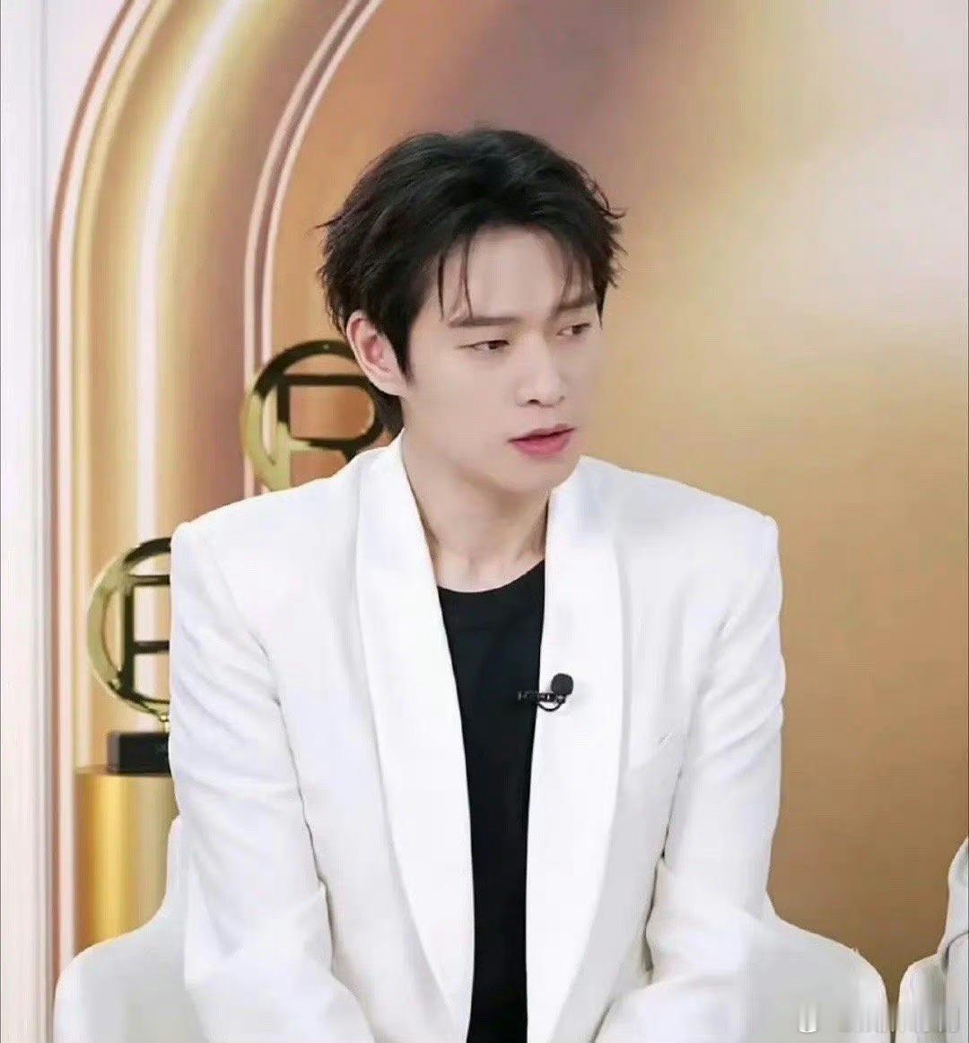 魏大勋现在也有那种大姨味了 ​​​