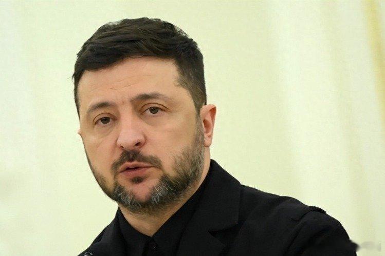 凤凰新闻【乌克兰议员重磅爆料：泽连斯基随时准备逃亡，初步选定3个目的地】前言俄乌