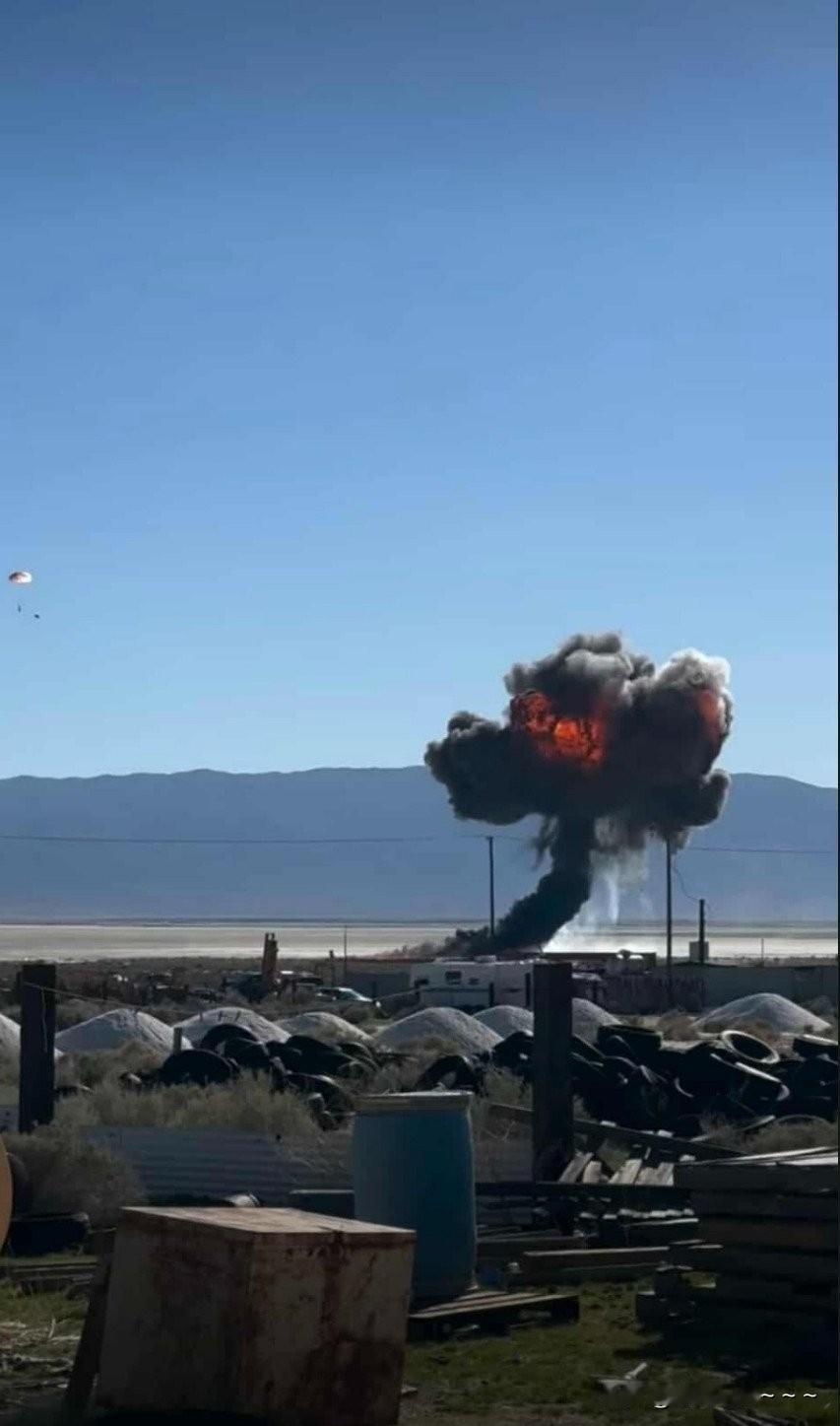 没救了？又摔一架！
这次从天上掉下来的是一架价值6000万美元的美国空军"雷鸟"