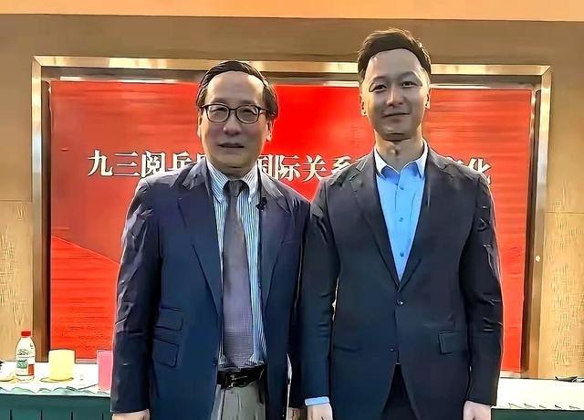 高志凯教授发视频借甲午海战提醒大家防内鬼，结果评论区直接吵翻了。

他在视频里说